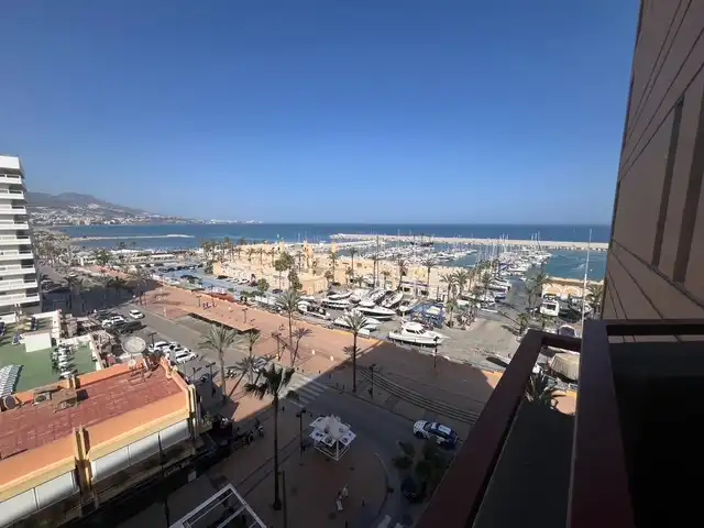 Vista exterior de Estudi en venda en Fuengirola amb Aire condicionat, Terrassa i Moblat