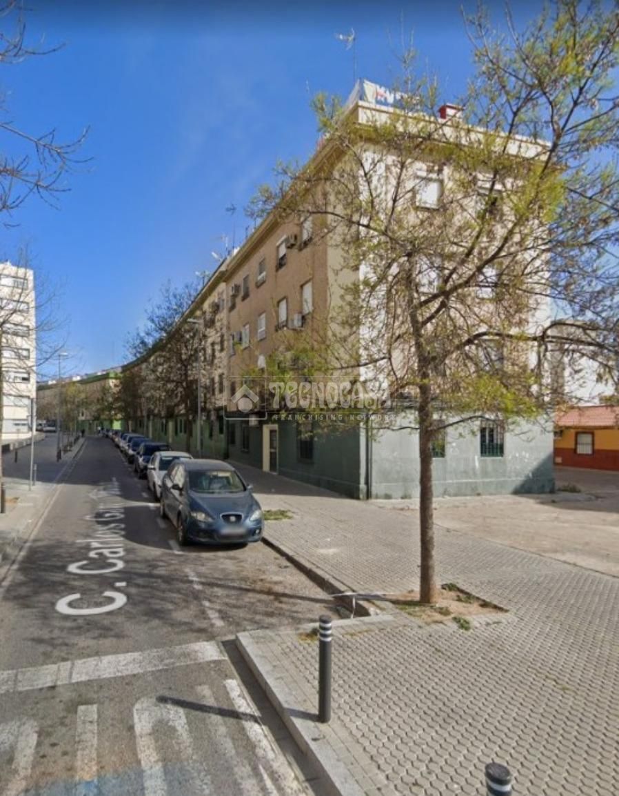 Vista exterior de Piso en venta en  Sevilla Capital