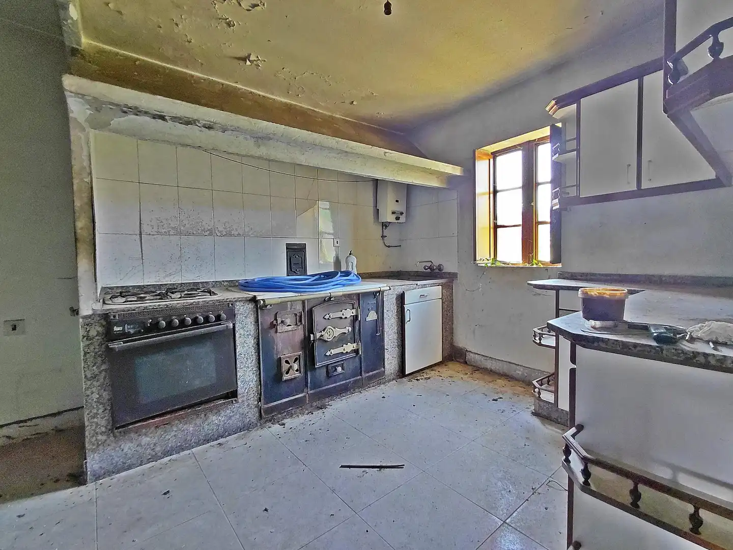 Cuina de Casa o xalet en venda en Portas amb Jardí privat i Traster