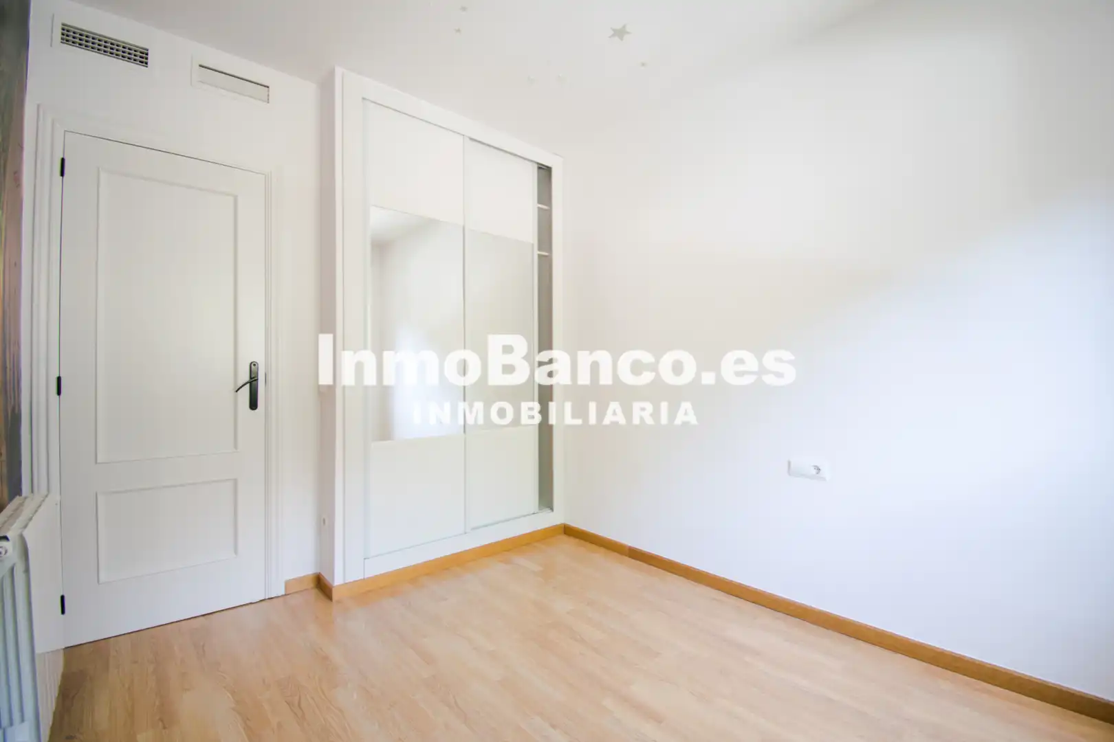 Habitación de Casa adosada de alquiler en Chiva con Aire acondicionado, Jardín privado y Terraza