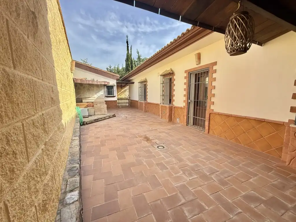 Vista exterior de Casa o chalet en venta en Carmona con Aire acondicionado y Amueblado