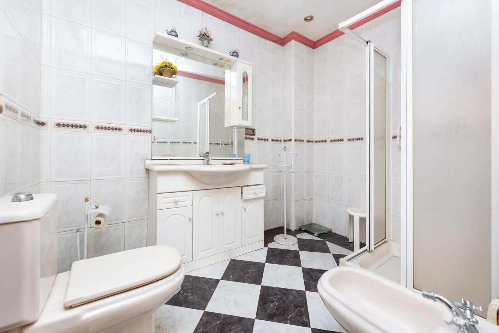Bathroom of Buildings for sale in Granada