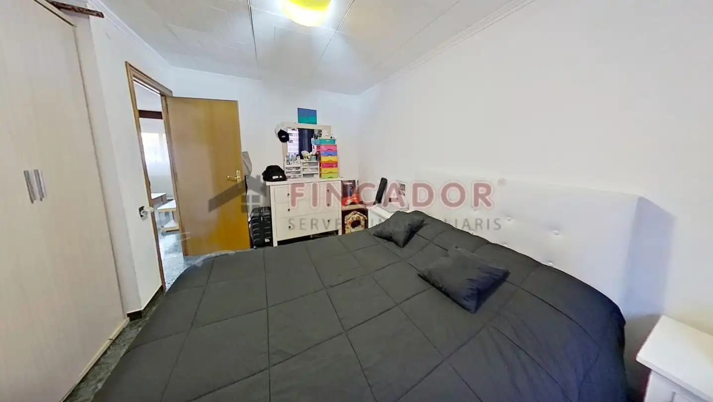 Bedroom of Flat for sale in Terrassa  with Air Conditioner and Heating