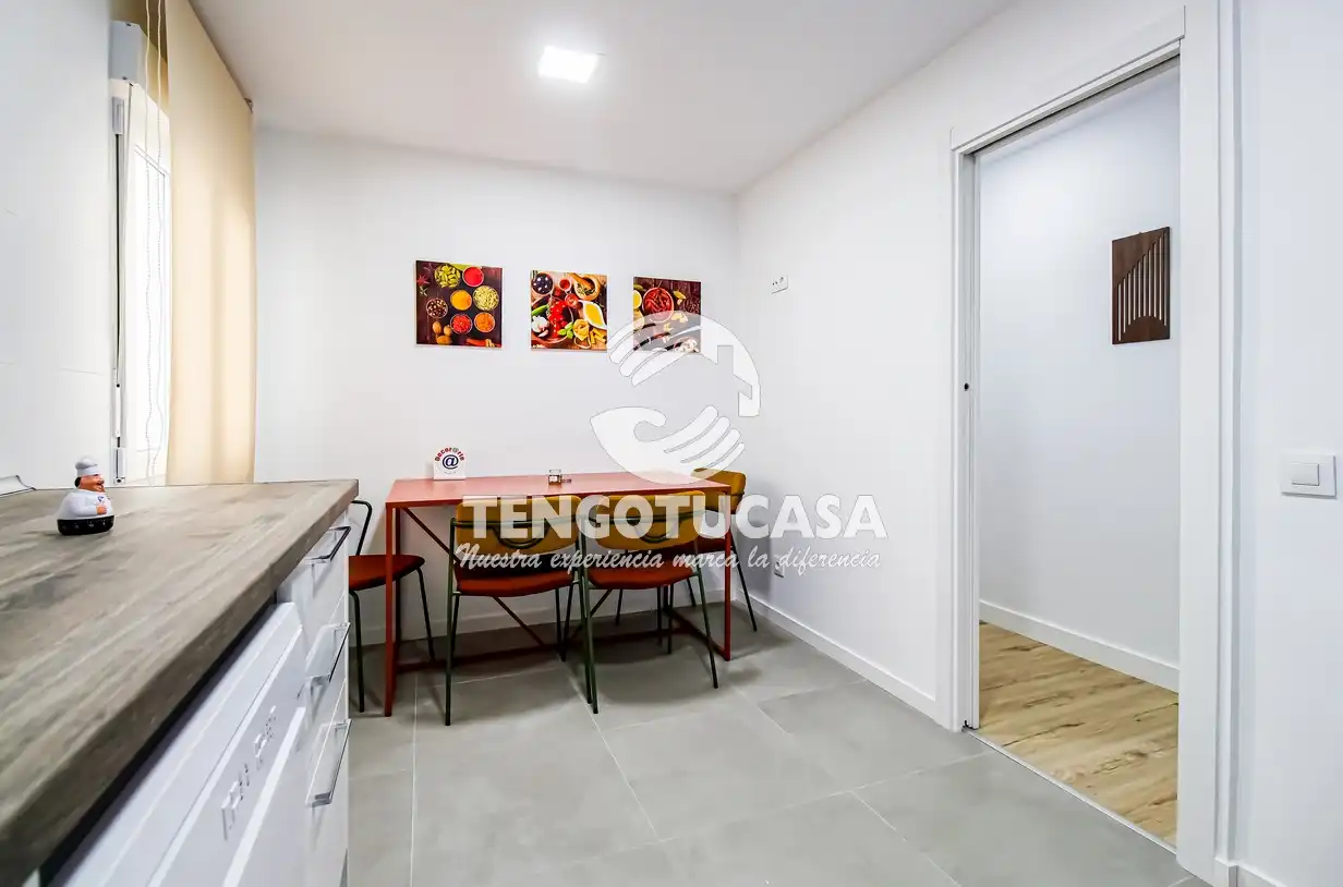Flat for sale in Madrid  with Air Conditioner, Heating and Furnished