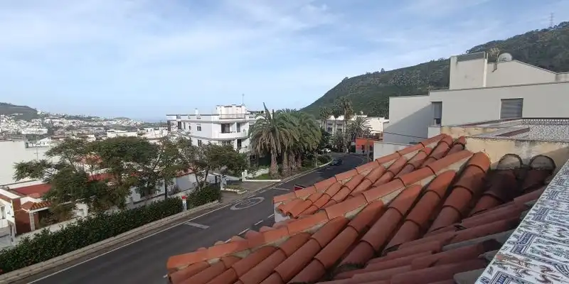 Vista exterior de Casa o xalet en venda en Arucas amb Terrassa, Traster i Moblat