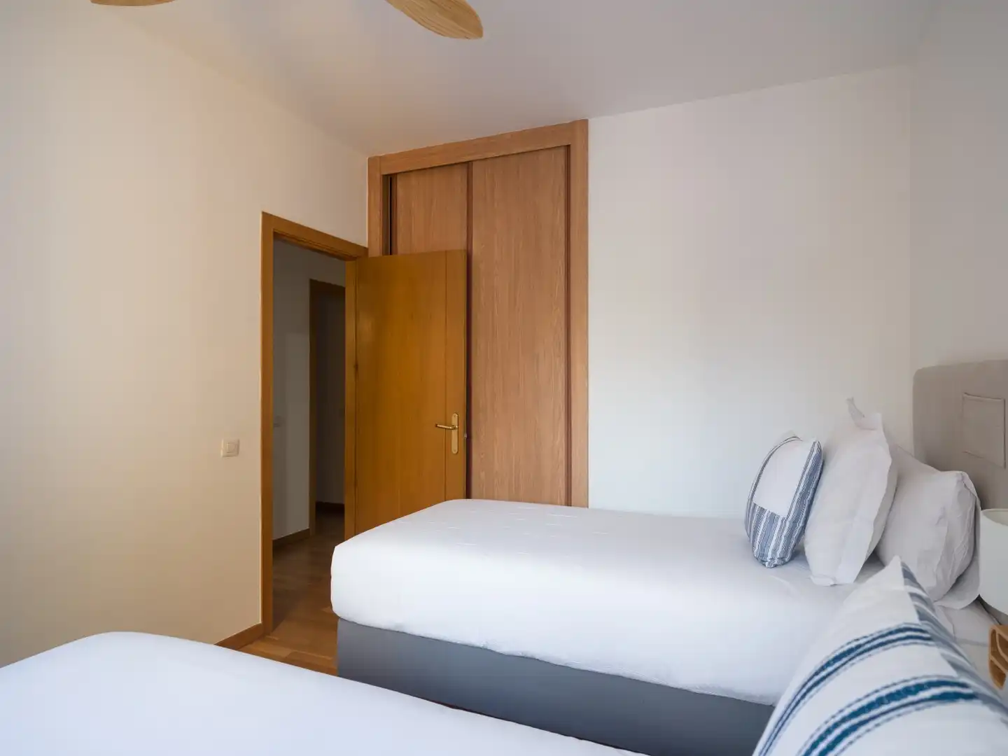 Bedroom of Flat for rent in Las Palmas de Gran Canaria  with Parquet flooring, Swimming Pool and Furnished