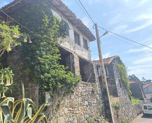 Exterior view of House or chalet for sale in Llanes