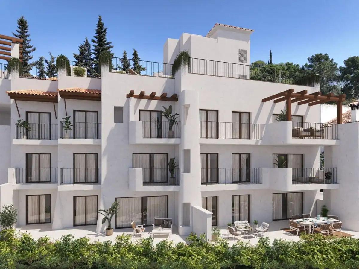 Vista exterior de Apartamento en venta en Benahavís con Aire acondicionado, Jardín privado y Terraza