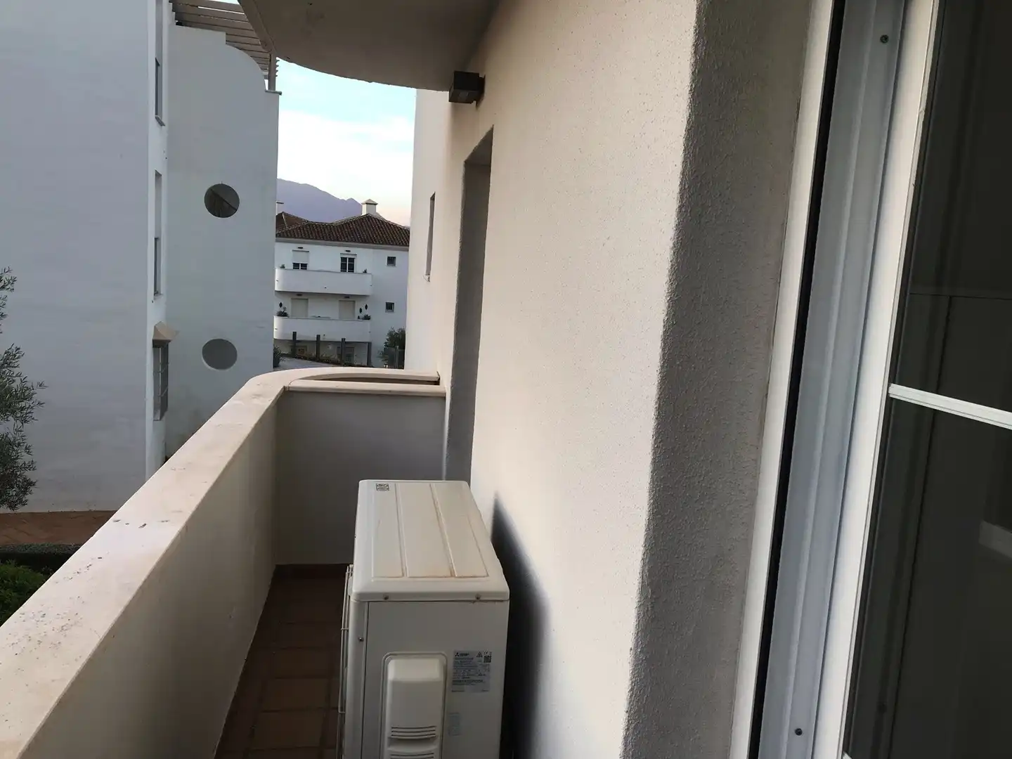 Terrasse von Wohnungen zum Verkauf in Manilva mit Klimaanlage, Terrasse und Abstellraum