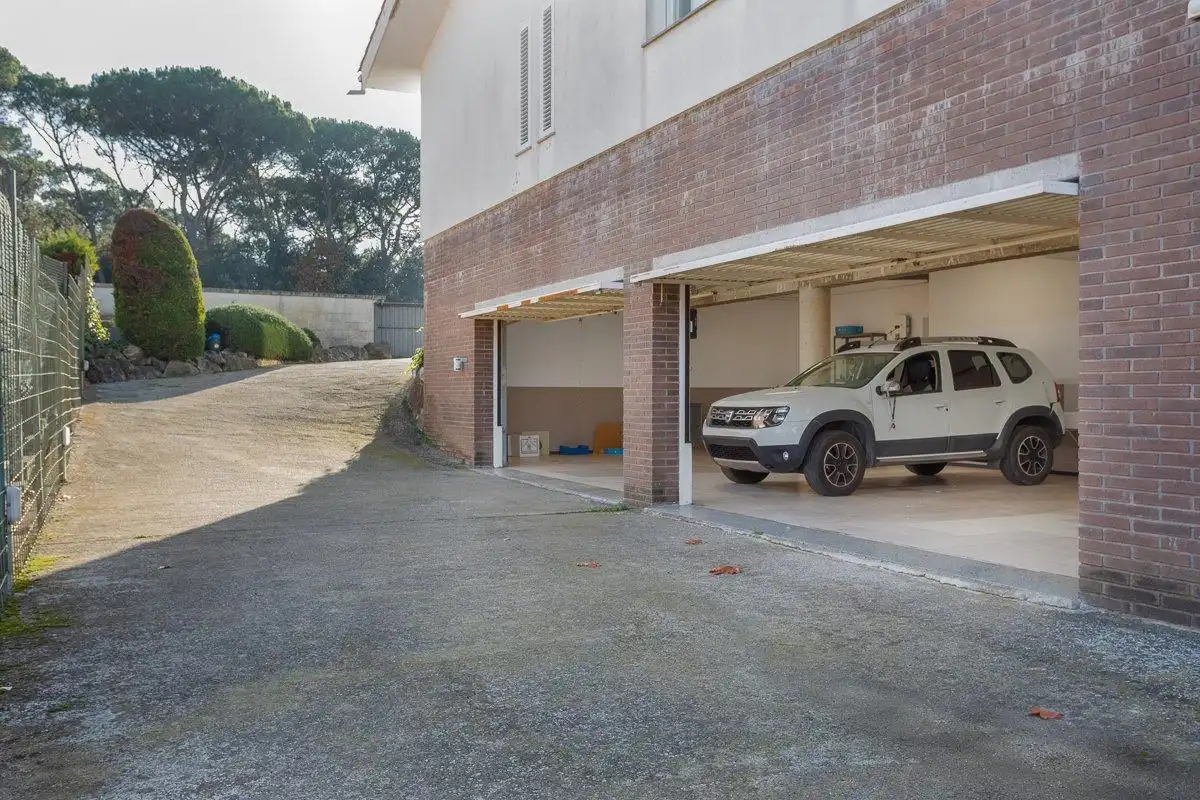 Aparcament de Casa o xalet en venda en Fornells de la Selva amb Aire condicionat, Calefacció i Jardí privat