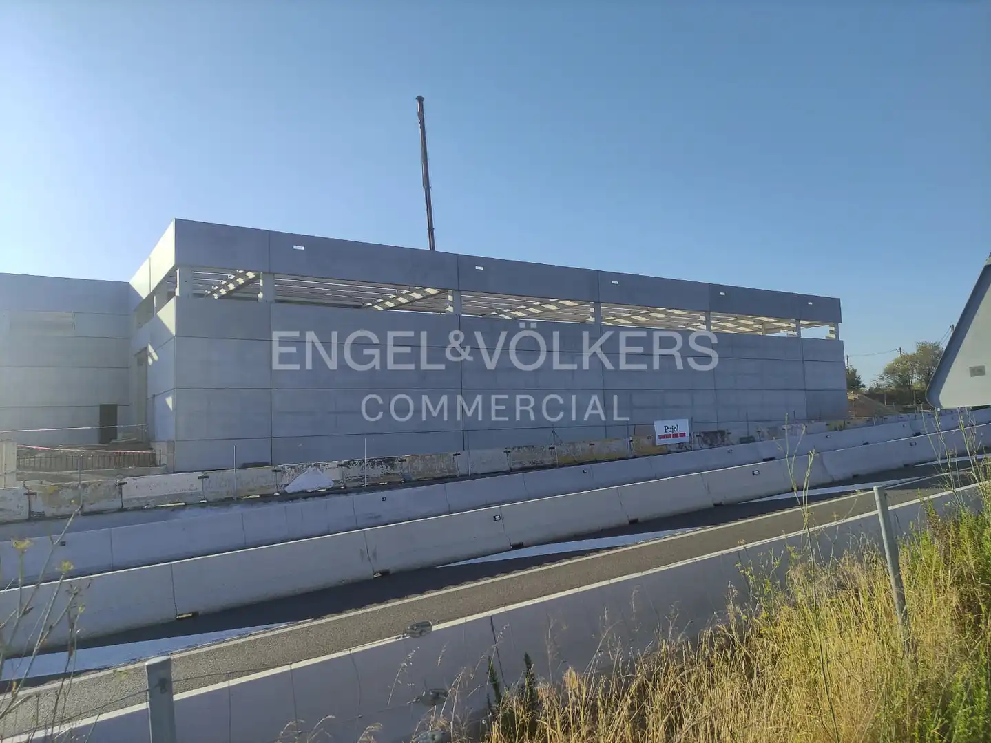 Industrial building to rent in La Granada, imagen 3