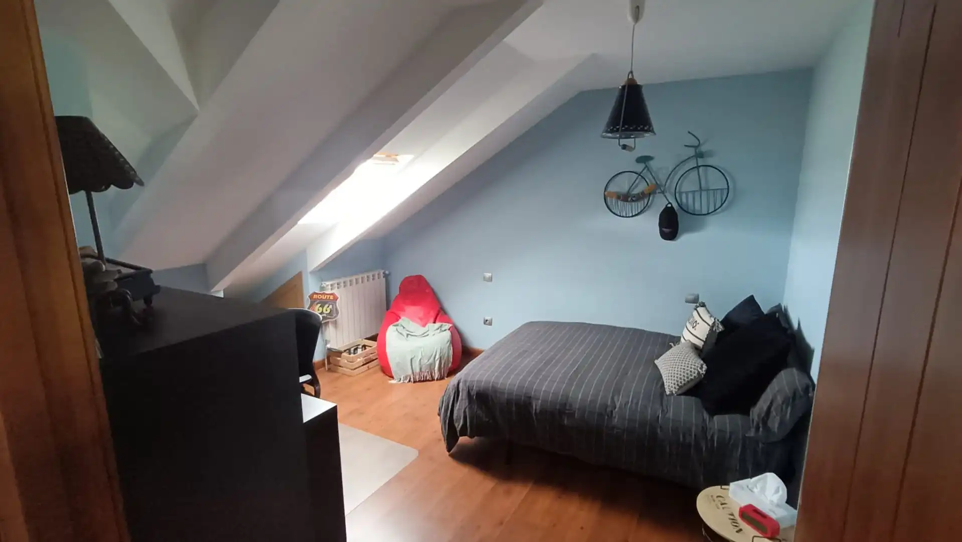 Dormitori de Casa o xalet en venda en Carracedelo amb Calefacció, Jardí privat i Terrassa