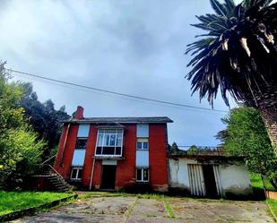 Vista exterior de Casa o xalet en venda en Valdés - Luarca amb Calefacció, Jardí privat i Terrassa