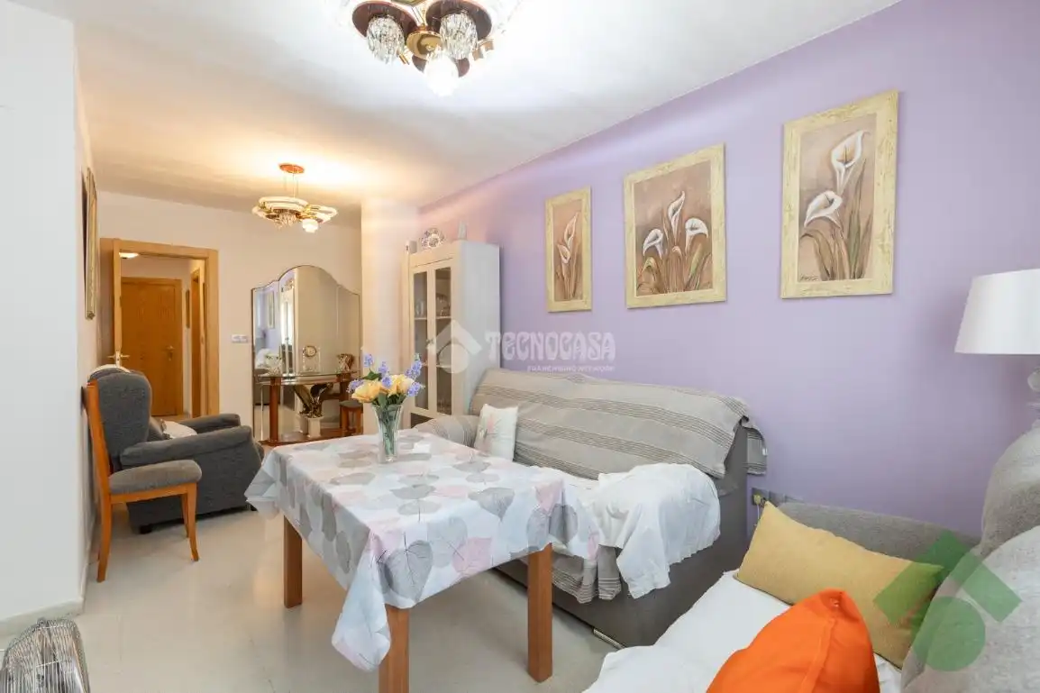 Sala de estar de Piso en venta en Calicasas