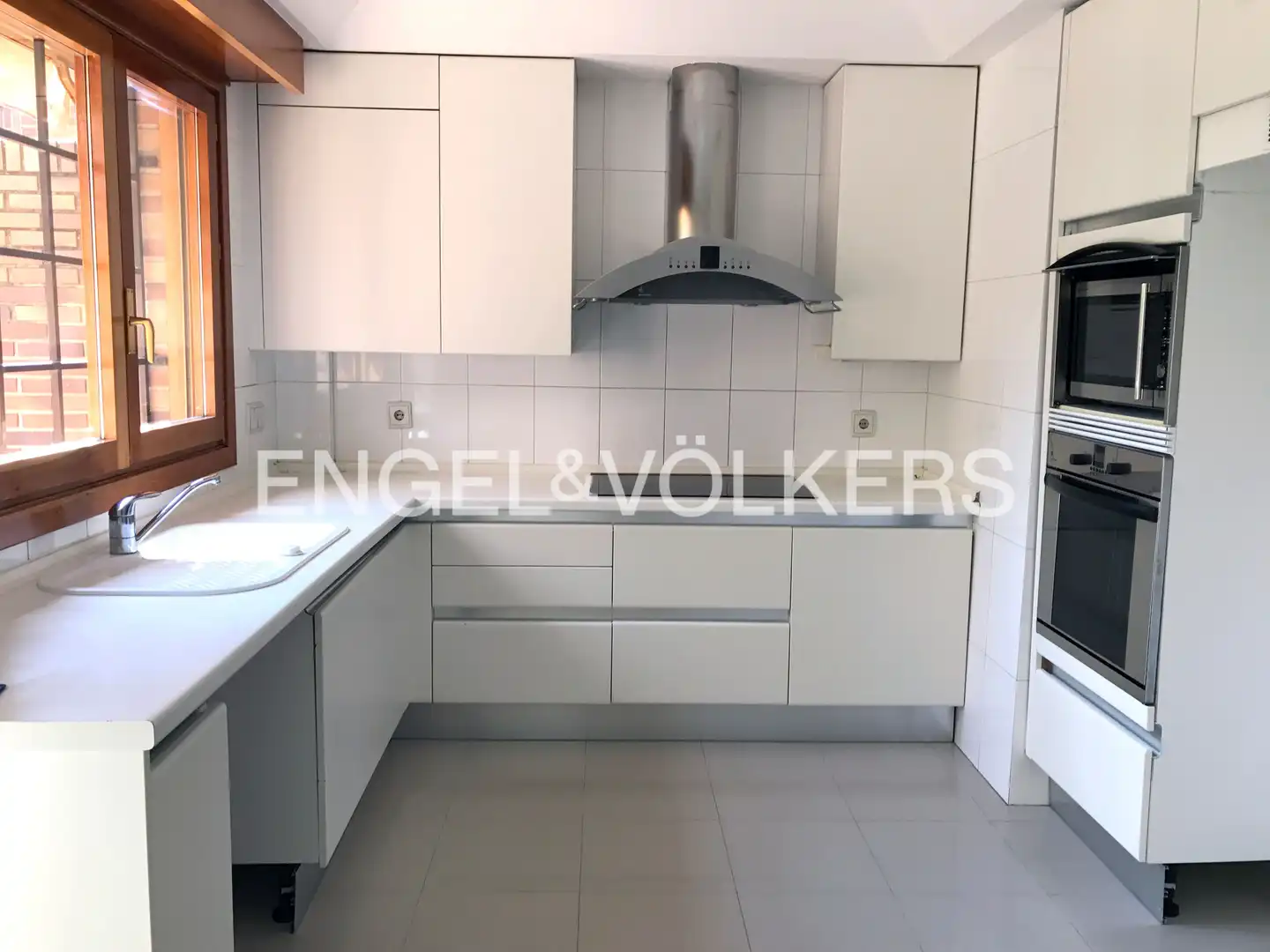 Kitchen of Apartments for rent in Madrid  with Air Conditioner, Heating and Private garden