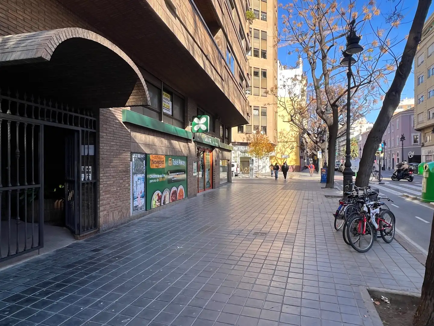 Vista exterior de Oficina de alquiler en Valencia con Aire acondicionado, Calefacción y Trastero