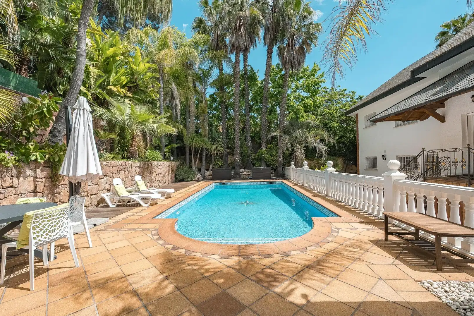 Piscina de Casa o xalet en venda en Pallejà amb Calefacció, Jardí privat i Terrassa