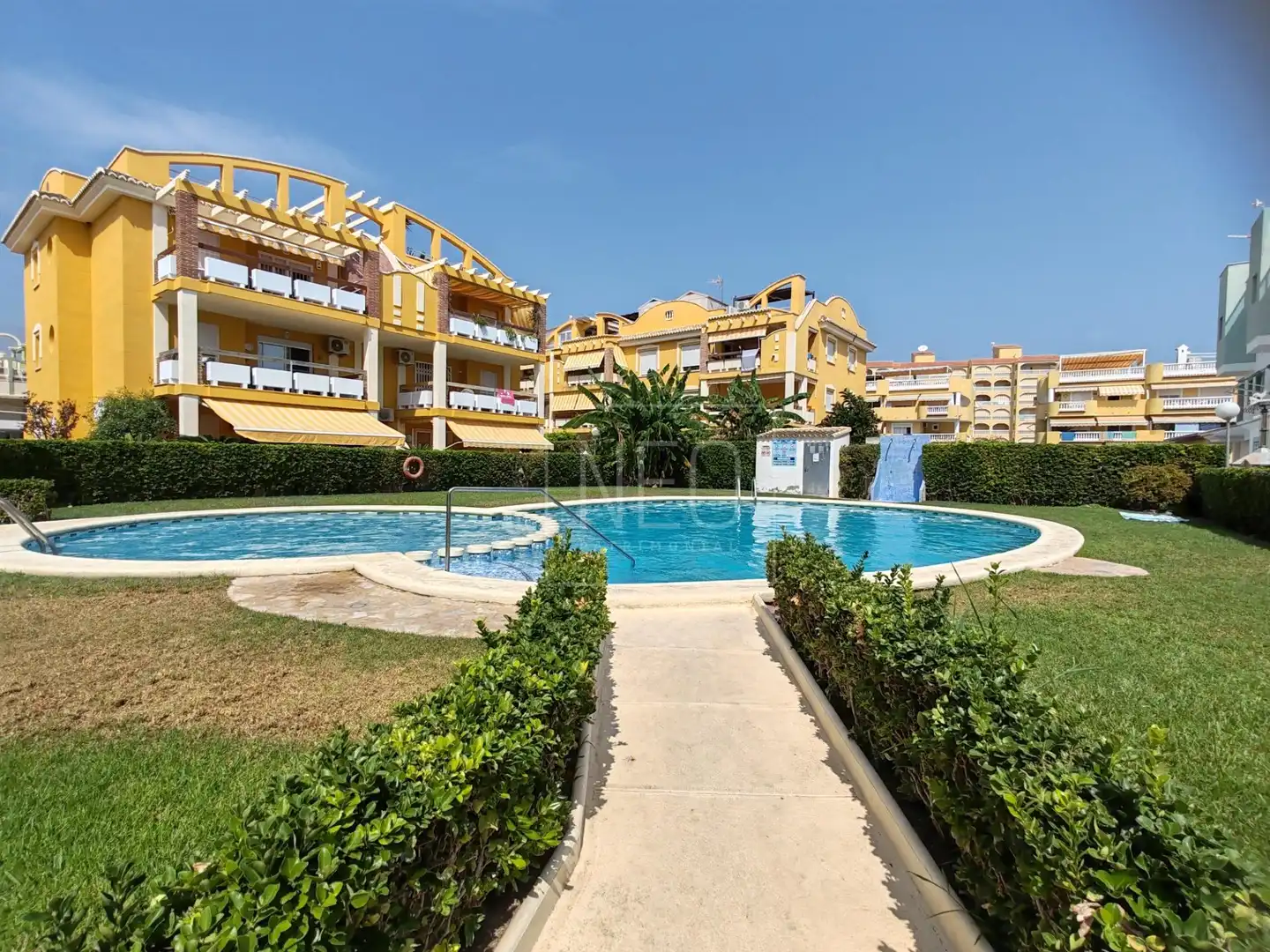 Vista exterior de Piso en venta en Xeraco con Terraza y Piscina comunitaria