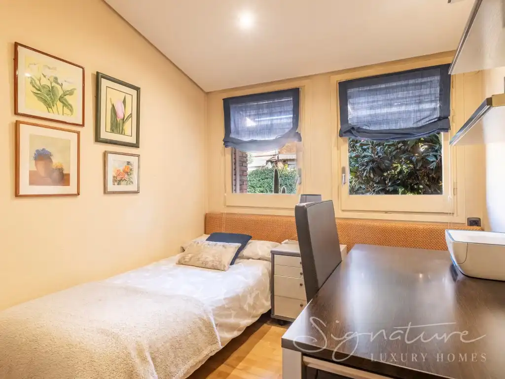 Bedroom of Detached homes for sale in Sant Cugat del Vallès  with Air Conditioner, Private garden and Terrace