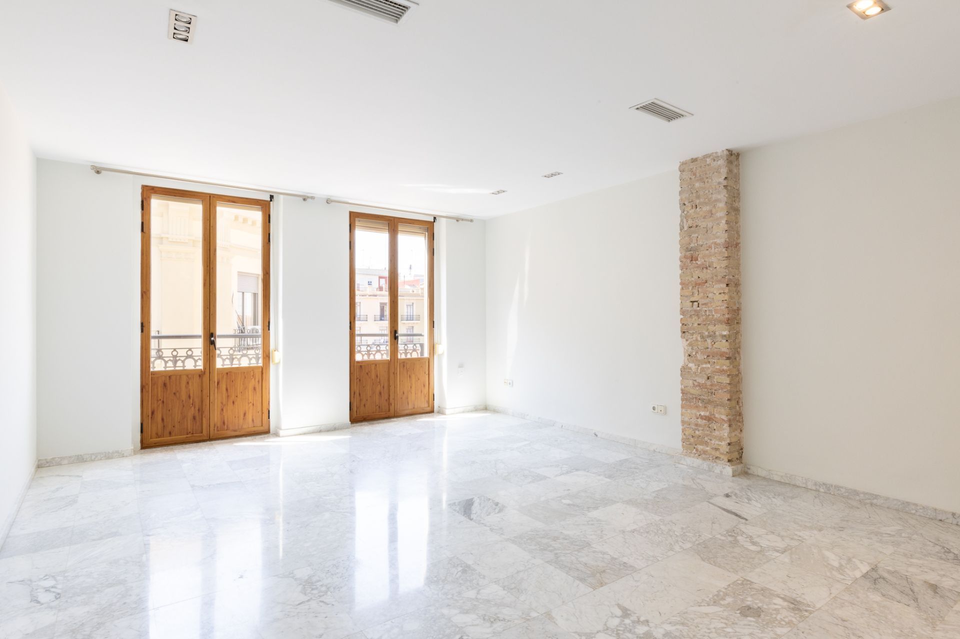 Flat to rent in  Valencia Capital  with Air Conditioner