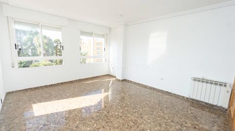 Foto 2 de Piso en venta en Llombai, Valencia