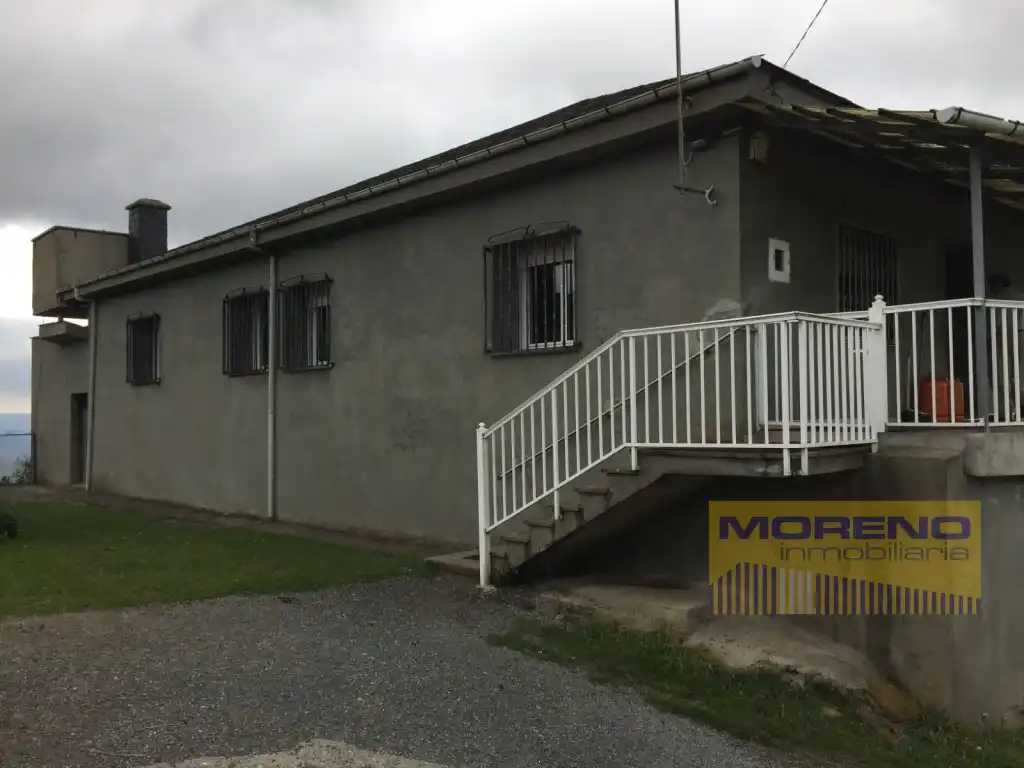 Vista exterior de Casa o xalet en venda en Navia de Suarna amb Terrassa