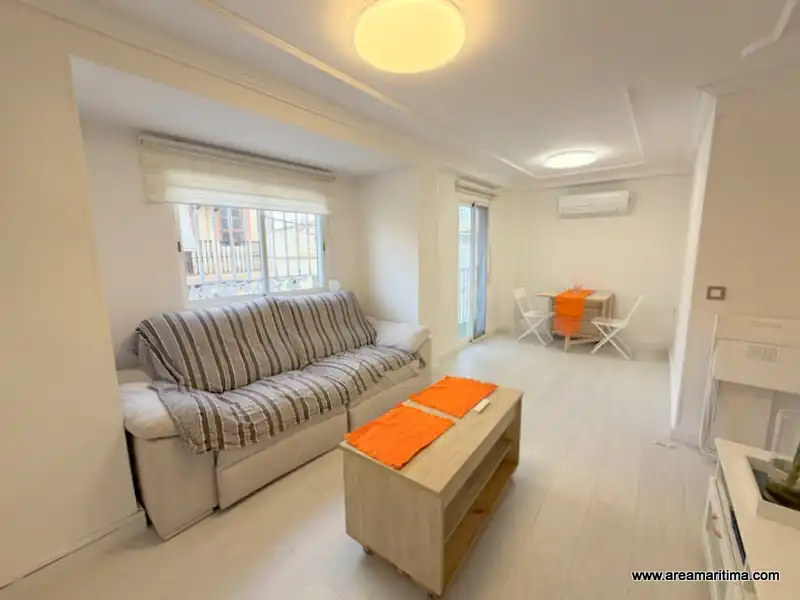 Living room of Flat for rent in Valencia  with Air Conditioner, Furnished and Oven