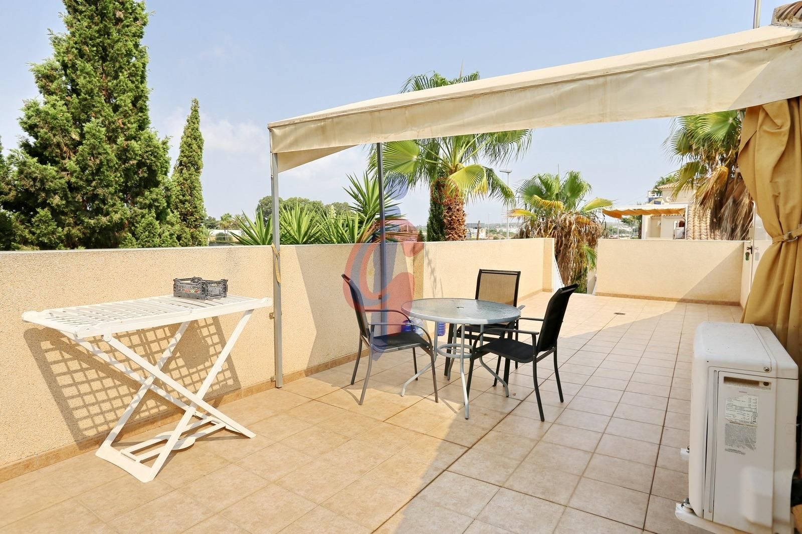 Terrassa de Casa adosada en venda en Guardamar del Segura amb Aire condicionat, Calefacció i Piscina comunitària