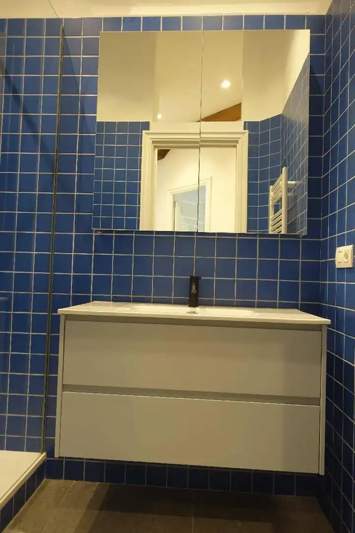 Bany de Pis en venda en Bilbao  amb Calefacció, Moblat i Balcó