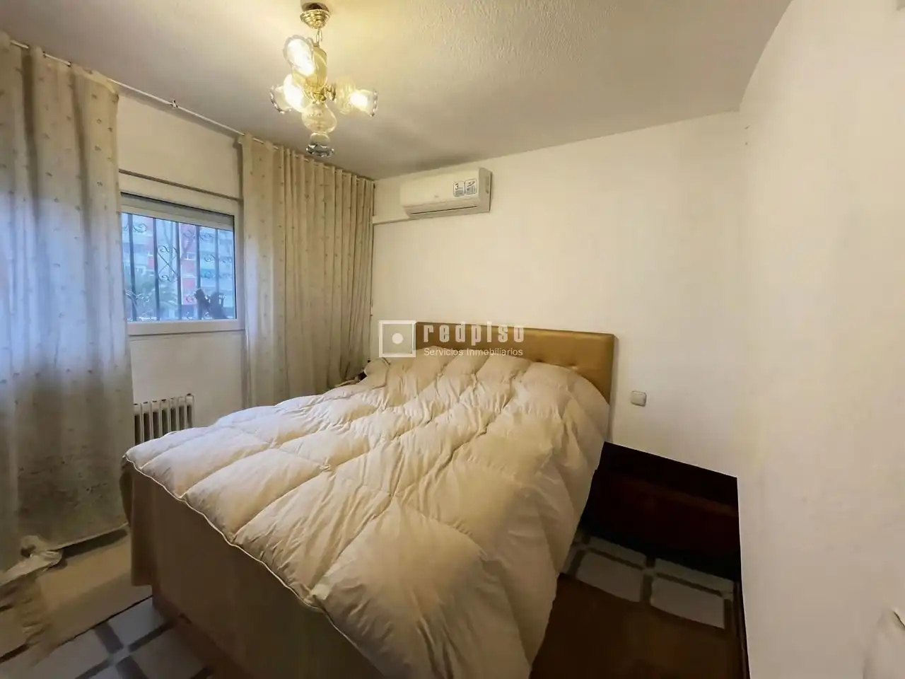 Dormitori de Casa o xalet en venda en Madrid amb Aire condicionat, Calefacció i Terrassa
