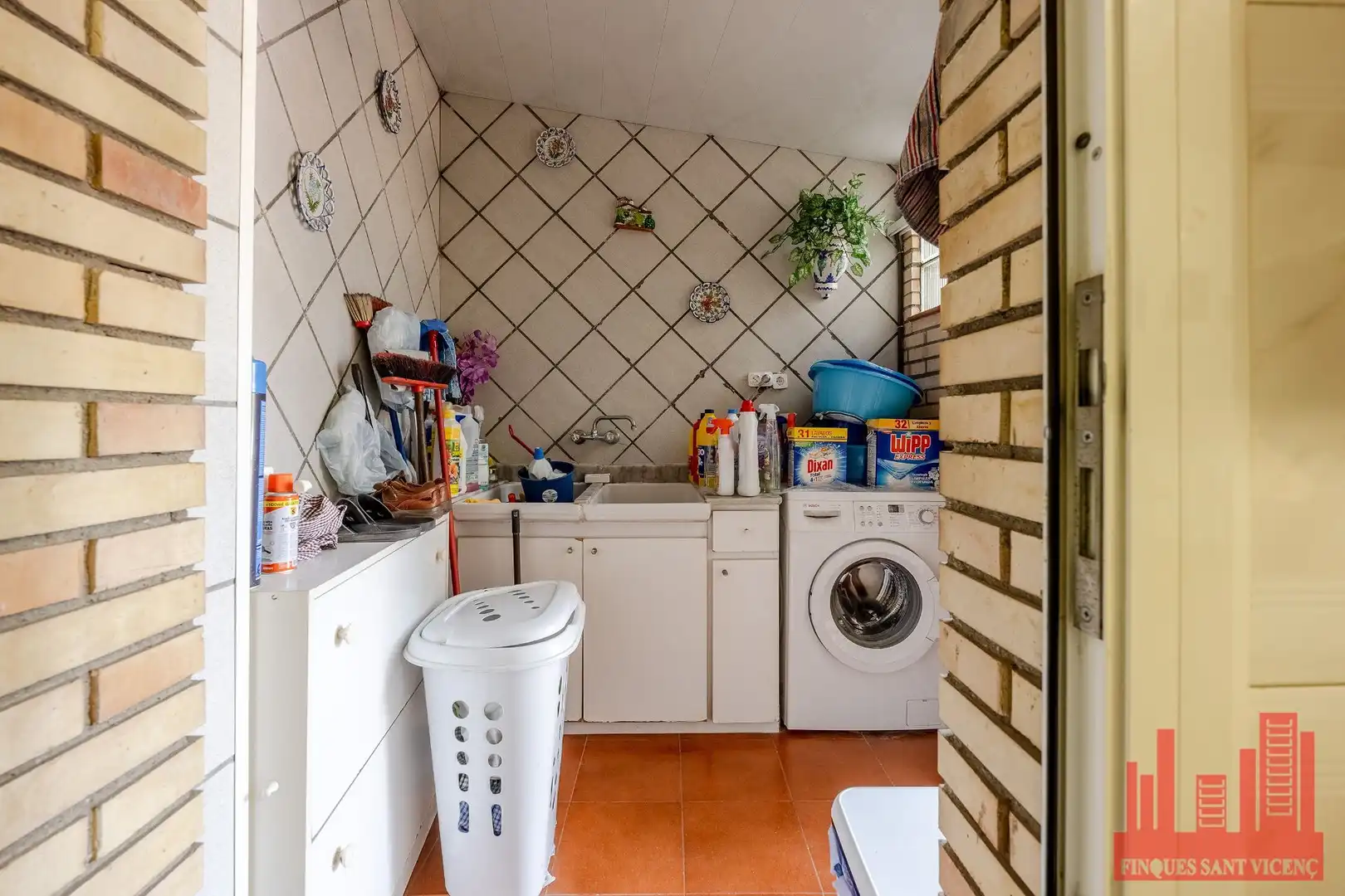 Cocina de Casa o chalet en venta en Sant Vicenç Dels Horts con Aire acondicionado, Calefacción y Terraza