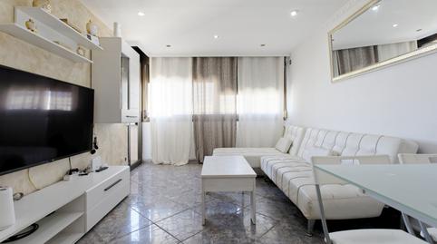 Foto 2 de Pis en venda a Carrer de Mart, 18, La Mina, Barcelona