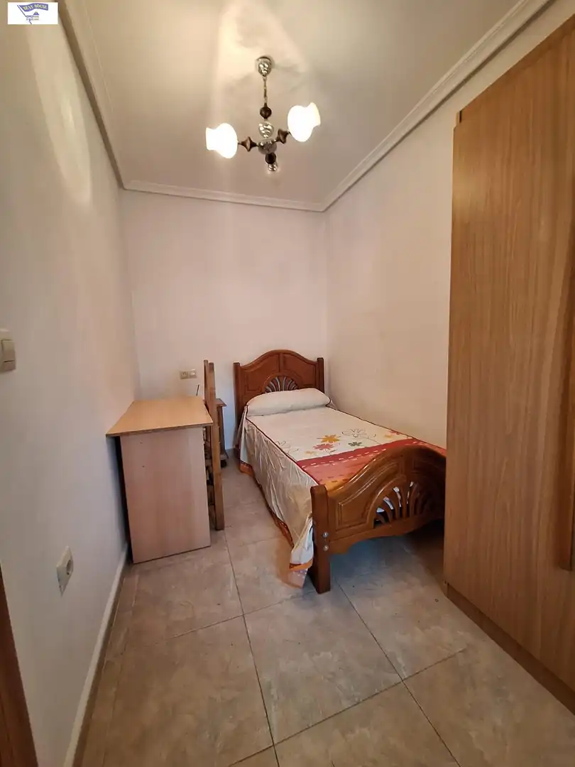 Habitación de Piso de alquiler en Albacete con Amueblado y Balcón