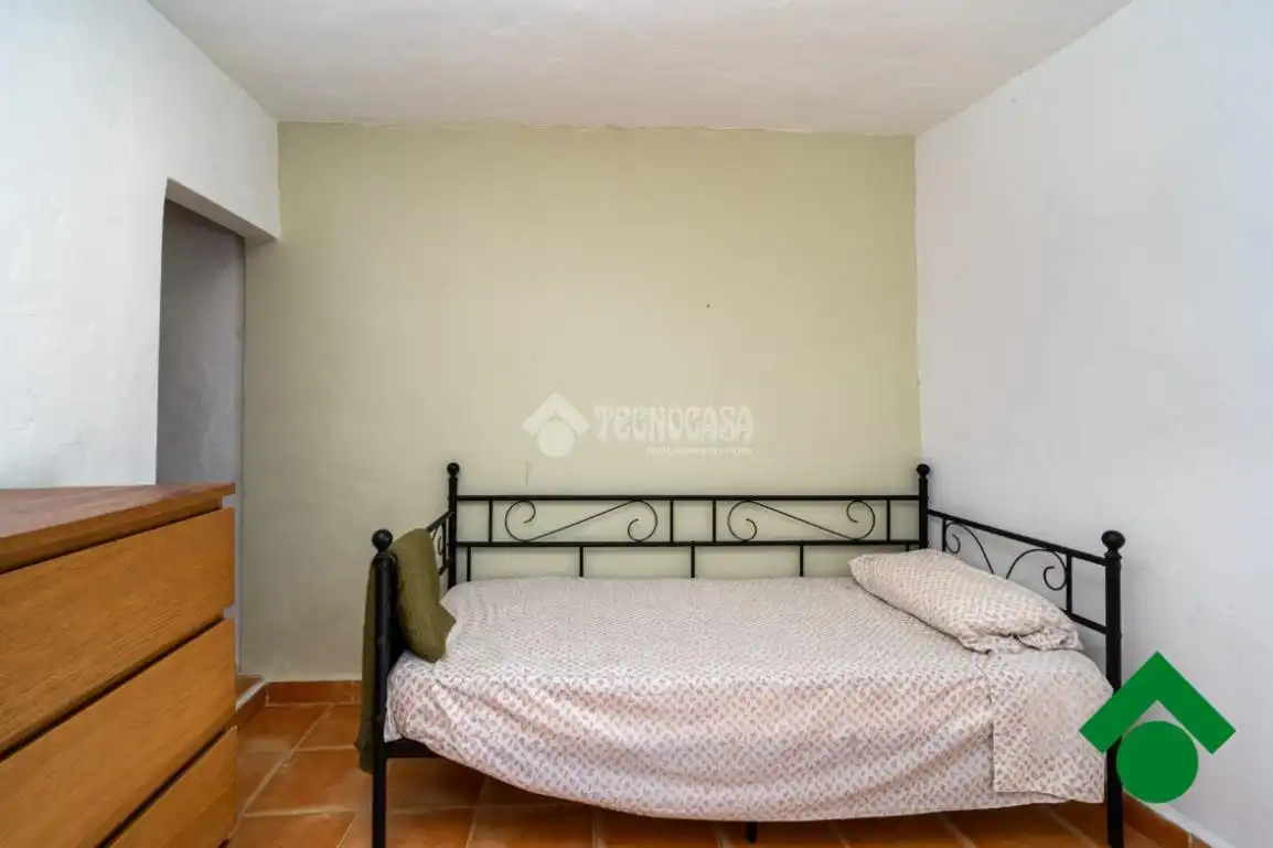 Dormitori de Casa adosada en venda en Íllora