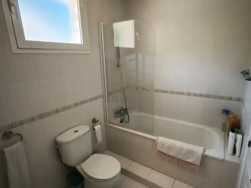 Bany de Casa o xalet en venda en Mijas amb Aire condicionat, Terrassa i Piscina