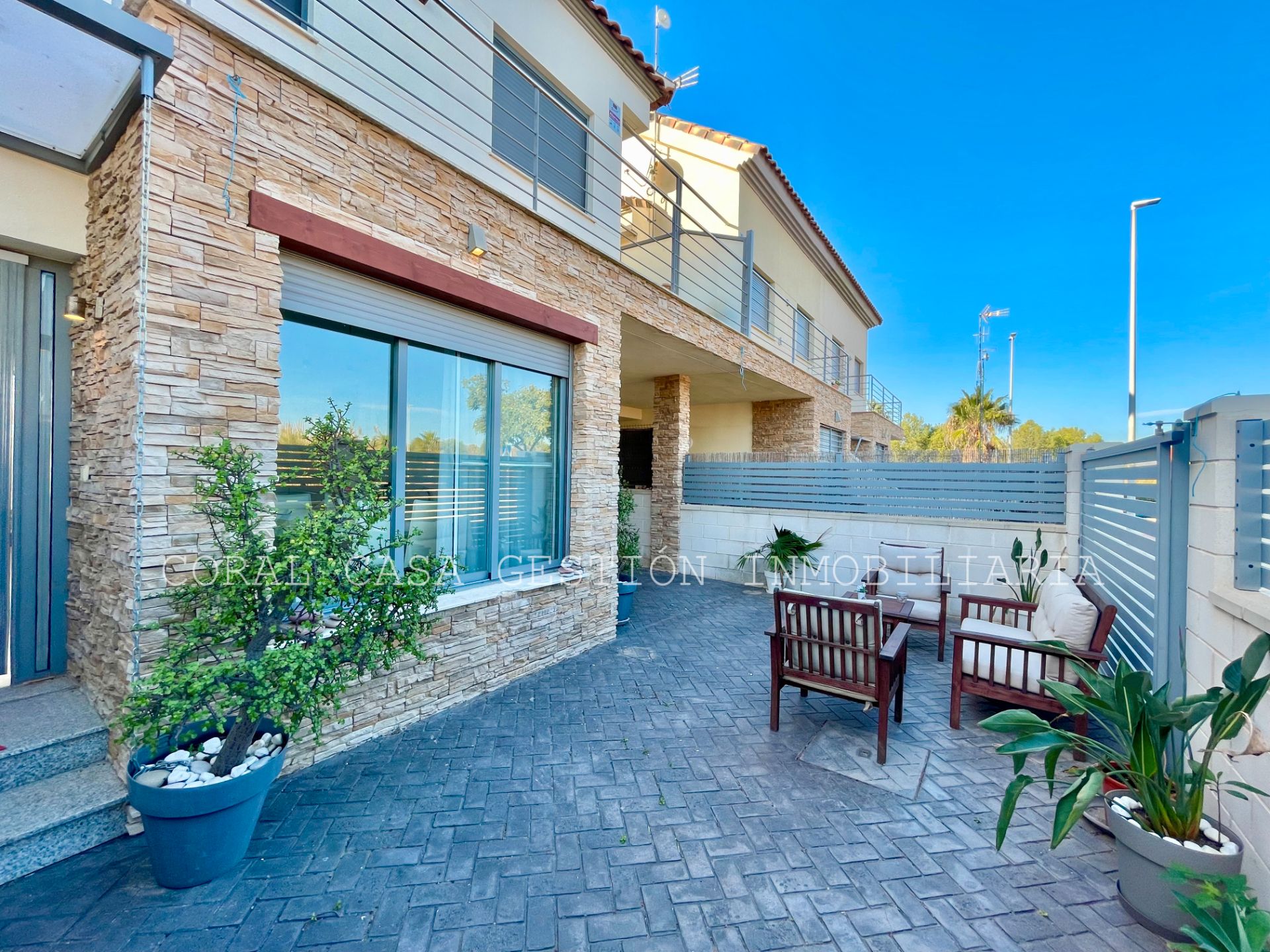 Vista exterior de Casa adosada de lloguer en Almenara amb Calefacció, Terrassa i Moblat