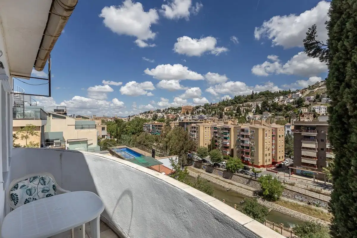 Terrassa de Casa o xalet en venda en Granada amb Aire condicionat, Calefacció i Jardí privat