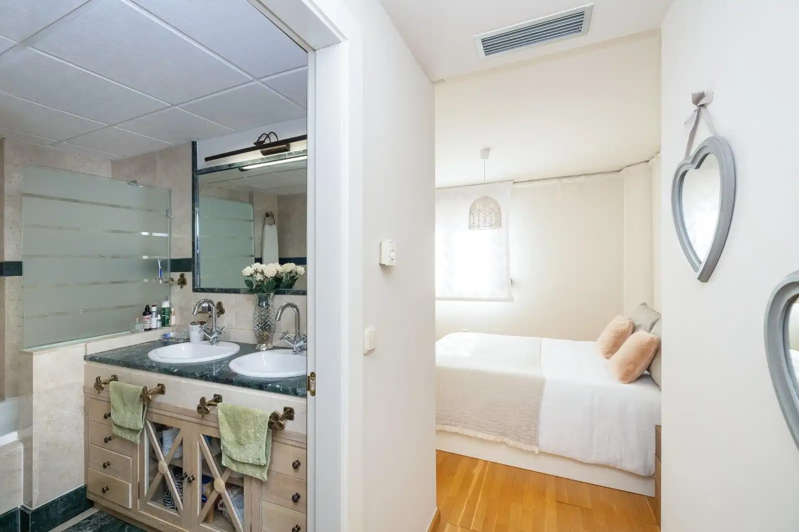 Bedroom of Detached homes for sale in Granada  with Air Conditioner, Heating and Terrace