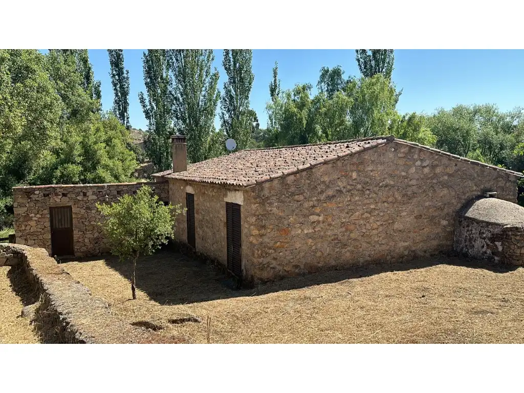 Vista exterior de Casa o chalet de alquiler en Valencia de Alcántara con Piscina