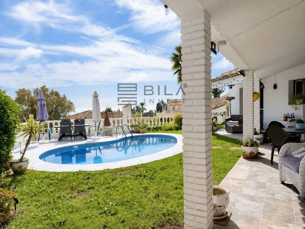 Detached house with pool for sale in Marlen, imagen 2