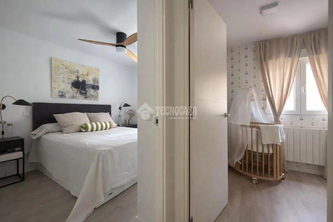 Bedroom of Flat for sale in Madrid