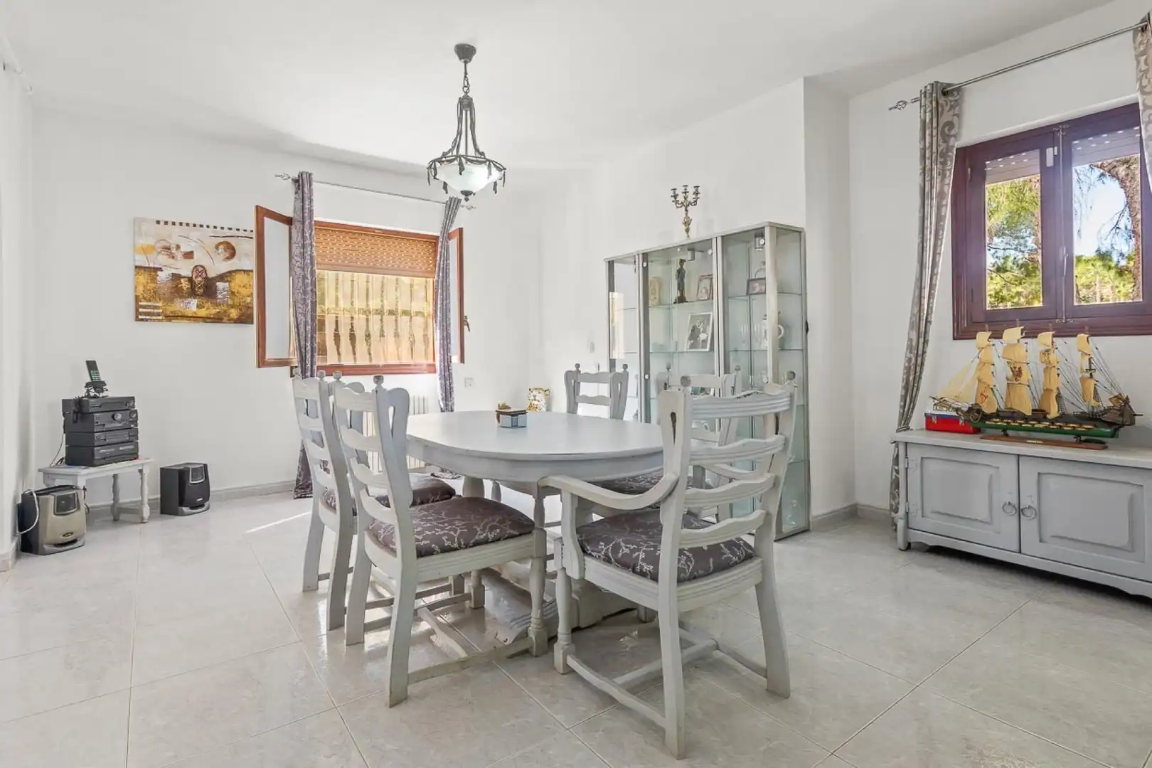 Menjador de Casa o xalet en venda en Orihuela amb Aire condicionat, Jardí privat i Terrassa