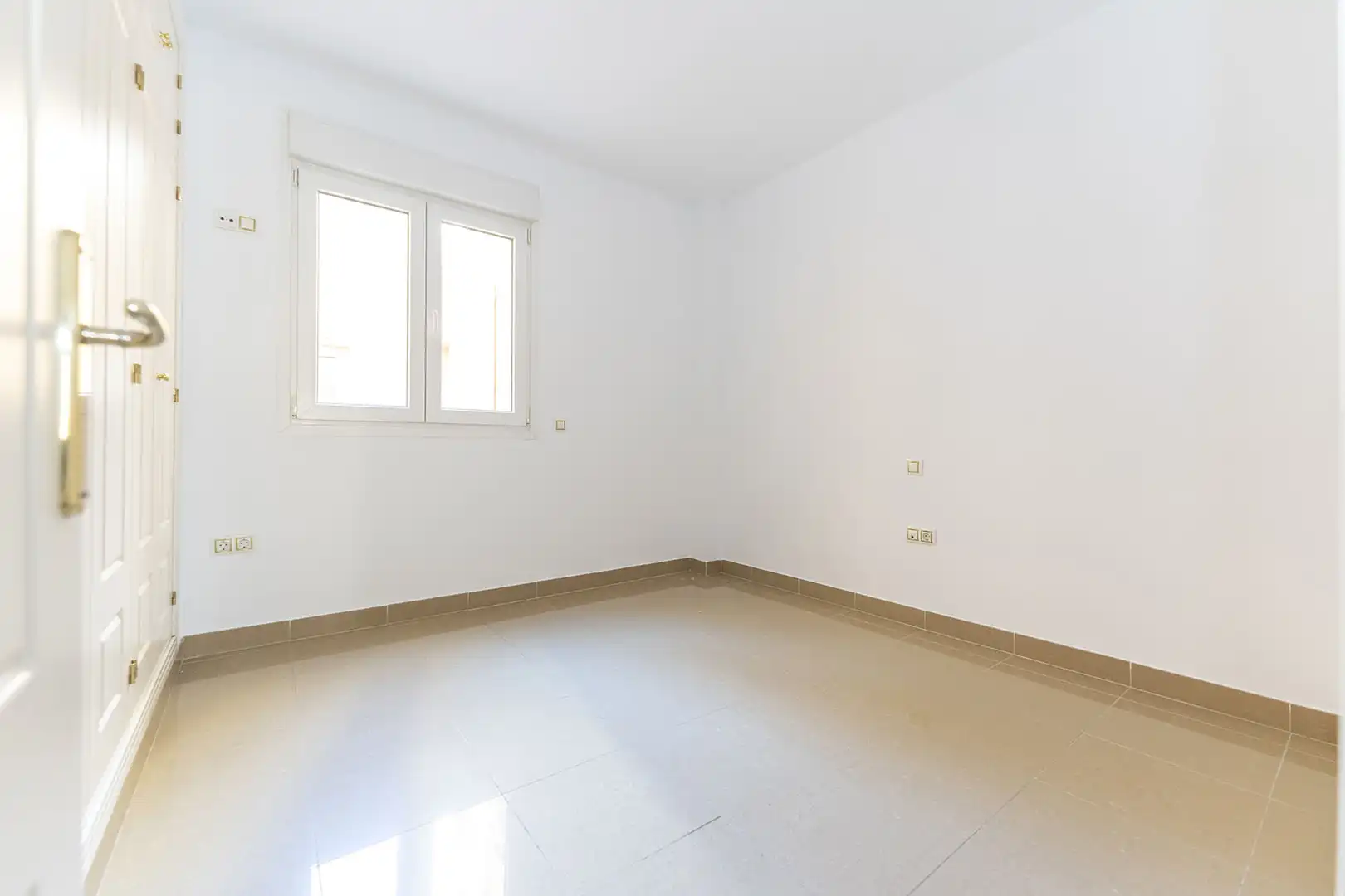Bedroom of Flat for sale in Sevilla  with Air Conditioner, Terrace and Storage room