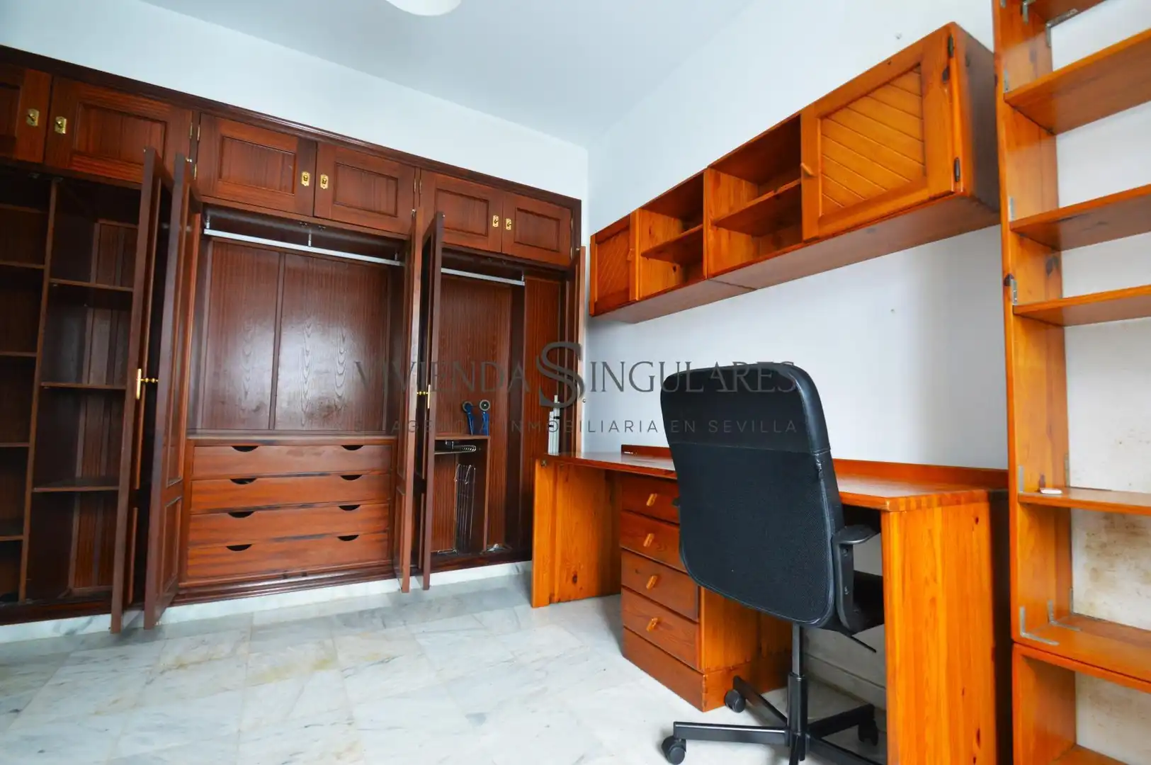 Bedroom of Flat for sale in Sevilla  with Air Conditioner