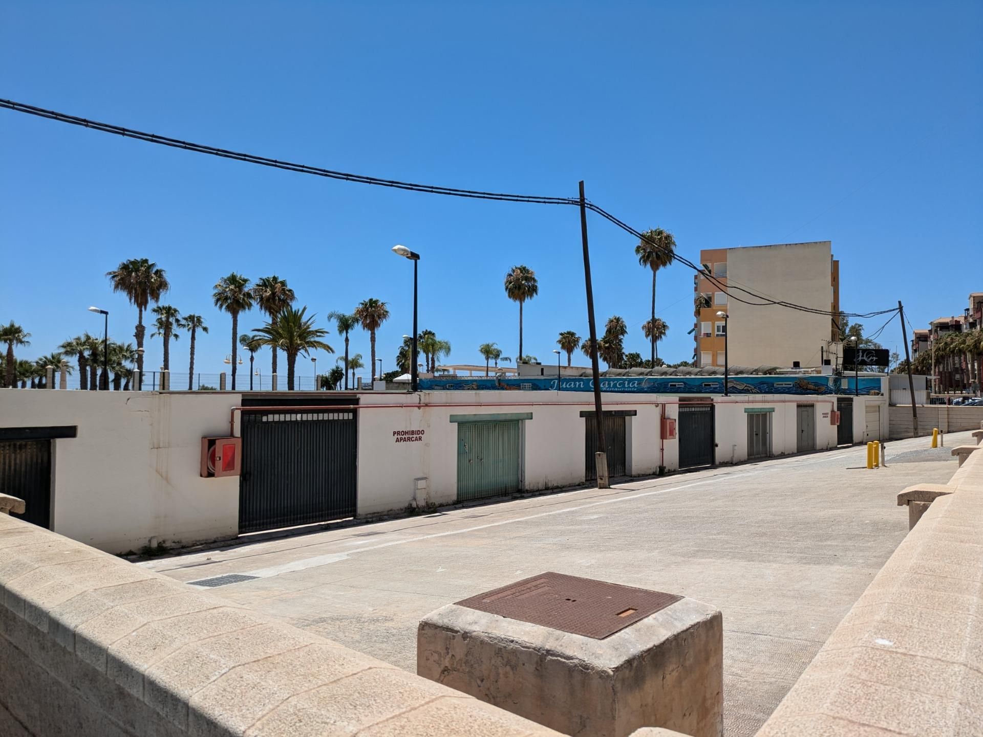 Vista exterior de Garatge en venda en Motril