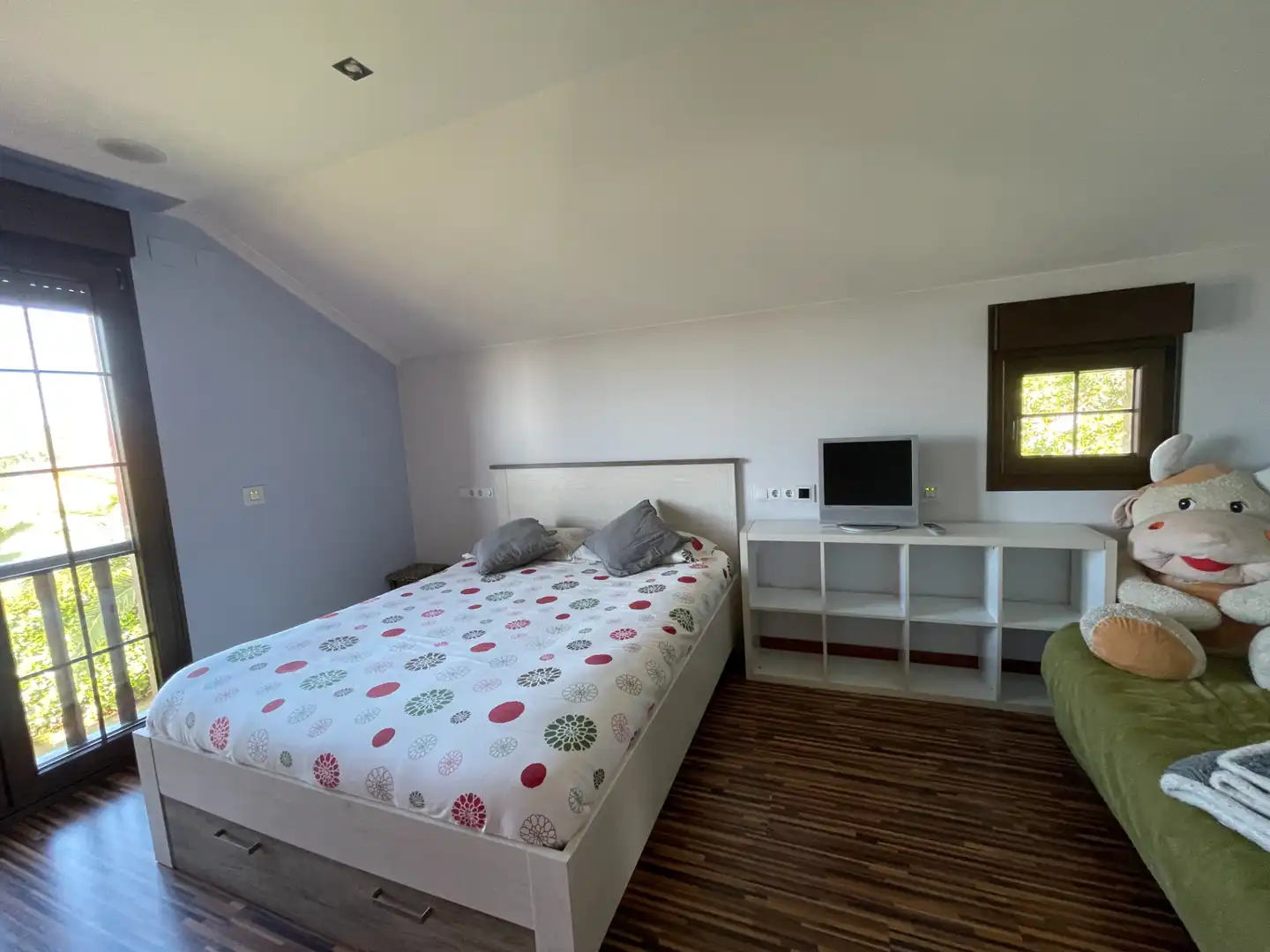 Dormitori de Casa o xalet en venda en Gijón  amb Calefacció, Jardí privat i Parquet