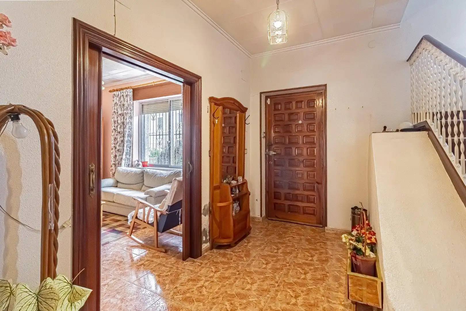 Einfamilien-Reihenhaus zum Verkauf in Cartagena mit Privatgarten, Abstellraum und Balkon