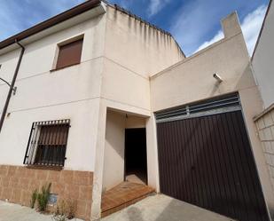 Exterior view of Duplex for sale in Miguel Esteban  with Terrace