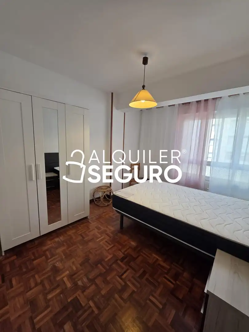 Habitación de Piso de alquiler en Burgos con Calefacción, Terraza y Amueblado