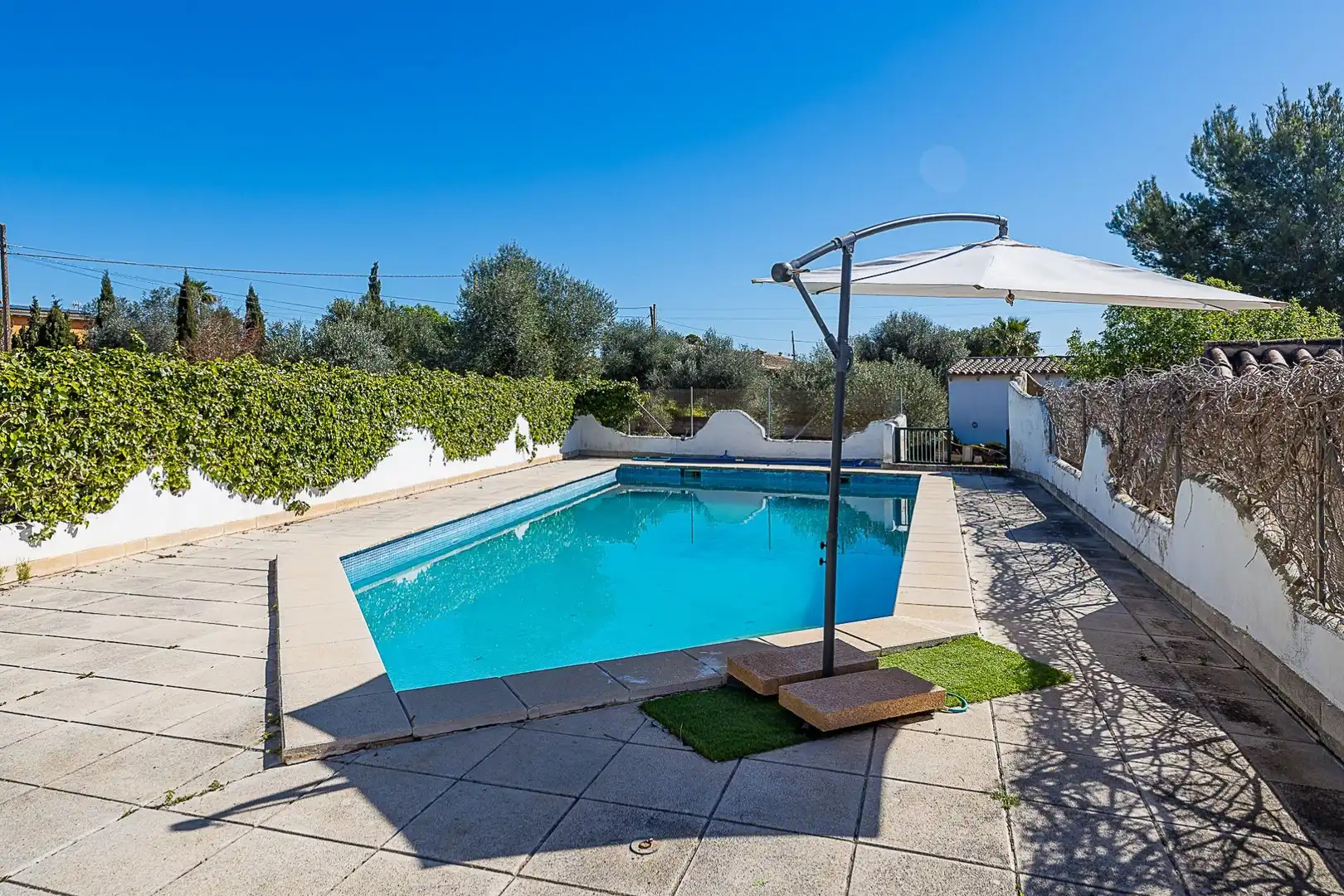 Schwimmbecken von Country house zum Verkauf in  Palma de Mallorca mit Klimaanlage, Heizung und Privatgarten